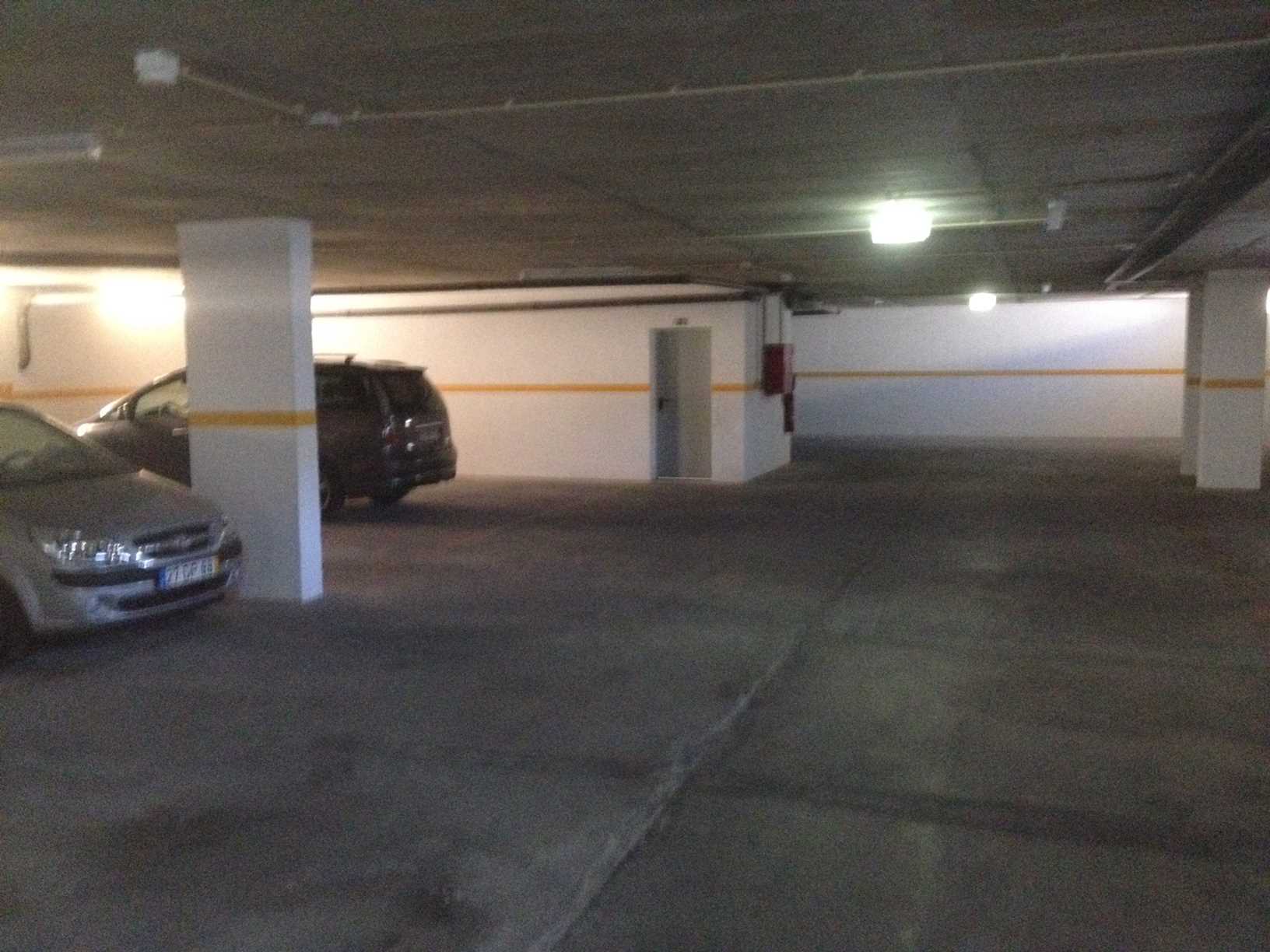 Garagens e Estacionamentos